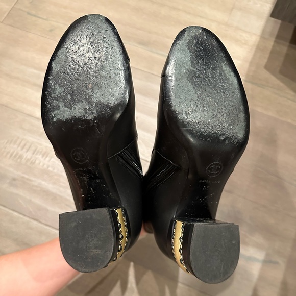 CHANEL ANKLE BOOTS SIZE 35.5 - Picture 4 of 5